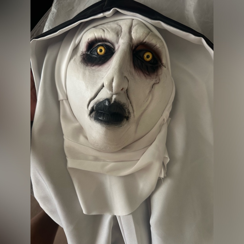 La Monja Mask